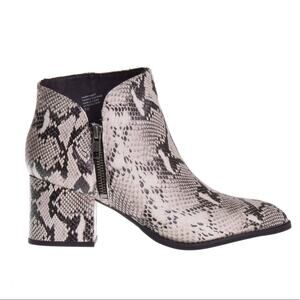 Seychelles Chaparral Black/White Python Boots NEW 7.5